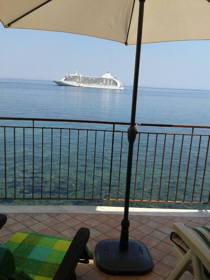 Mare E Monti Villa Giardini Naxos Bagian luar foto